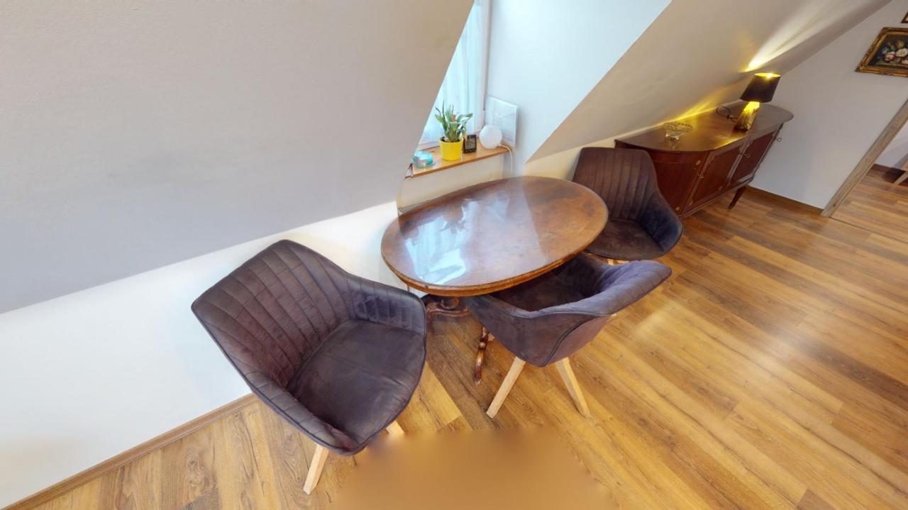Apartman Atelier Vary V Nove Zrekonstruovanem Dome Карлови Вари Екстериор снимка
