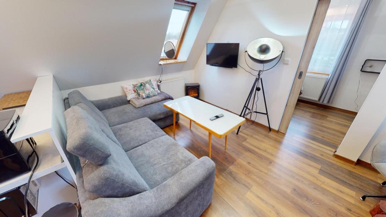 Apartman Atelier Vary V Nove Zrekonstruovanem Dome Карлови Вари Екстериор снимка